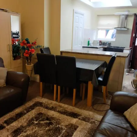 Paradise Apartment- Female Only Gasthof 3*