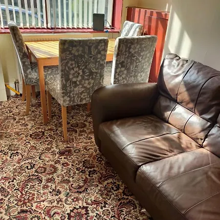 Paradise Apartment- Female Only 3* Bradford (West Yorkshire)