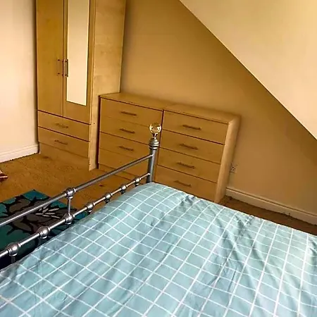 Paradise Apartment- Female Only Pensión 3*