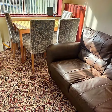 Paradise Apartment- Female Only Pensión 3*