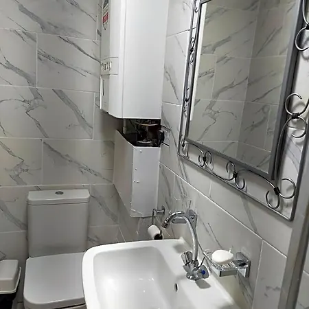 Paradise Apartment- Female Only Bradford (West Yorkshire)