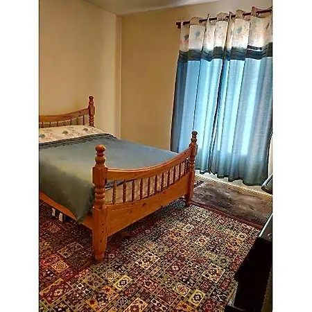 Paradise Apartment- Female Only Pensión 3*