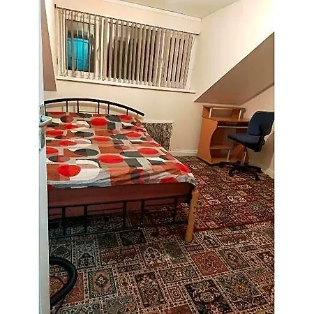 Paradise Apartment- Female Only Pensión 3*