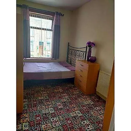 Paradise Apartment- Female Only 3*
