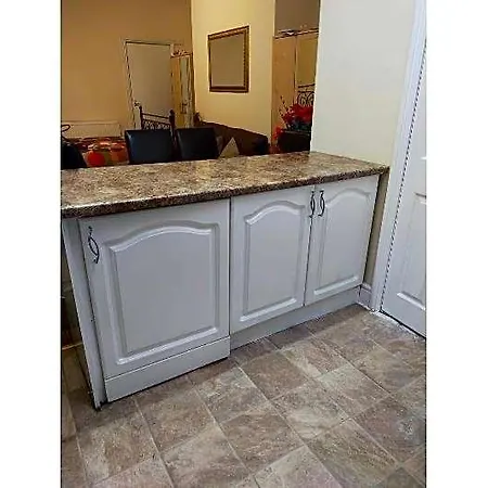 Paradise Apartment- Female Only Bradford (West Yorkshire)
