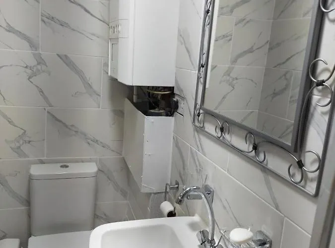 Paradise Apartment- Female Only Vendégház 3*