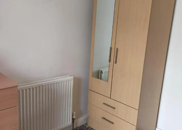 Paradise Apartment- Female Only Vendégház