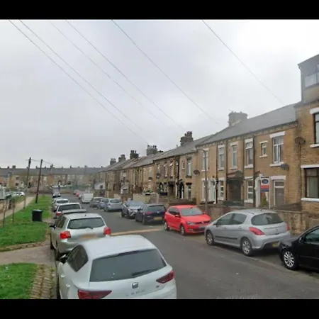 Paradise Apartment- Female Only 3* Bradford (West Yorkshire)